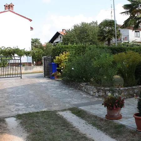 Apartments With A Parking Space Rovinj - 2298 *