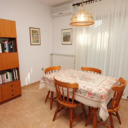 Apartment Apartments With A Parking Space Rovinj - 2298